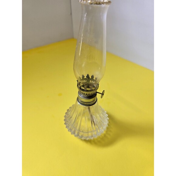 Vintage Lamplight Farms Small Clear Glass Oil Lamp Nickel Burner With Wick - Picture 5 of 5